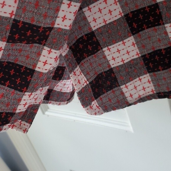 BUFFALO CHECK RUFFLE TOP SIZE PLUS 2X BLACK WHITE RED LONG SLEEVE COTTON - Picture 7 of 10